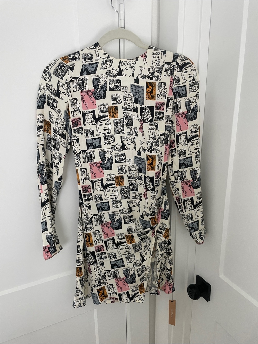 Reformation Cará Dress in Comic Print.